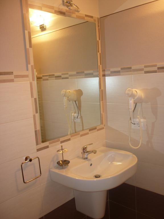 L'Abri Hotel Pietraporzio Buitenkant foto